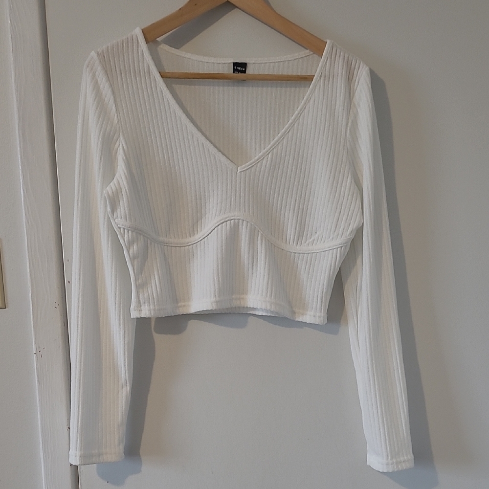 🩷2For$14🩷 SHEIN White Ribbed V-Neck Crop Top